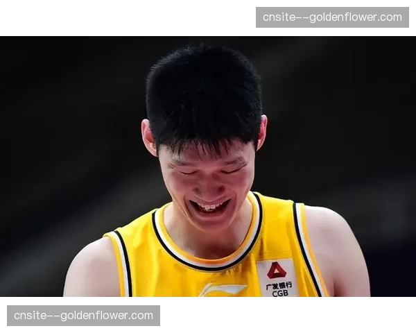 周鹏场均5.1分创生涯最低 36岁老将面临赛季后退役抉择